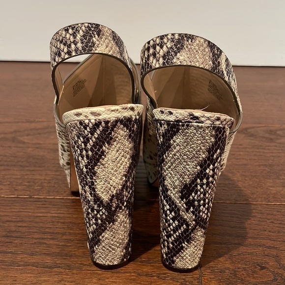 Bcbg MaxAzria Women’s Snakeskin Peep Toe Platform Sandals Size 8.5 - Picture 4 of 7